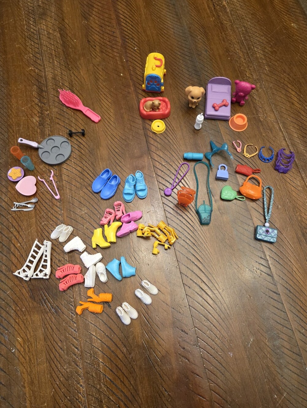 🎉5/$10 Assorted Barbie And The Like Accessories